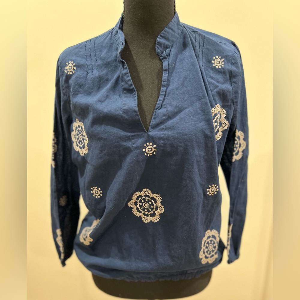 Lucky Brand Bohemian Navy Blue Cotton Top with White Floral Design Size Small